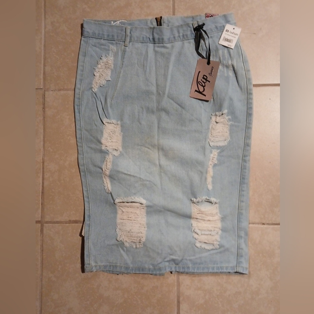 Trendy Distressed Denim Skirt